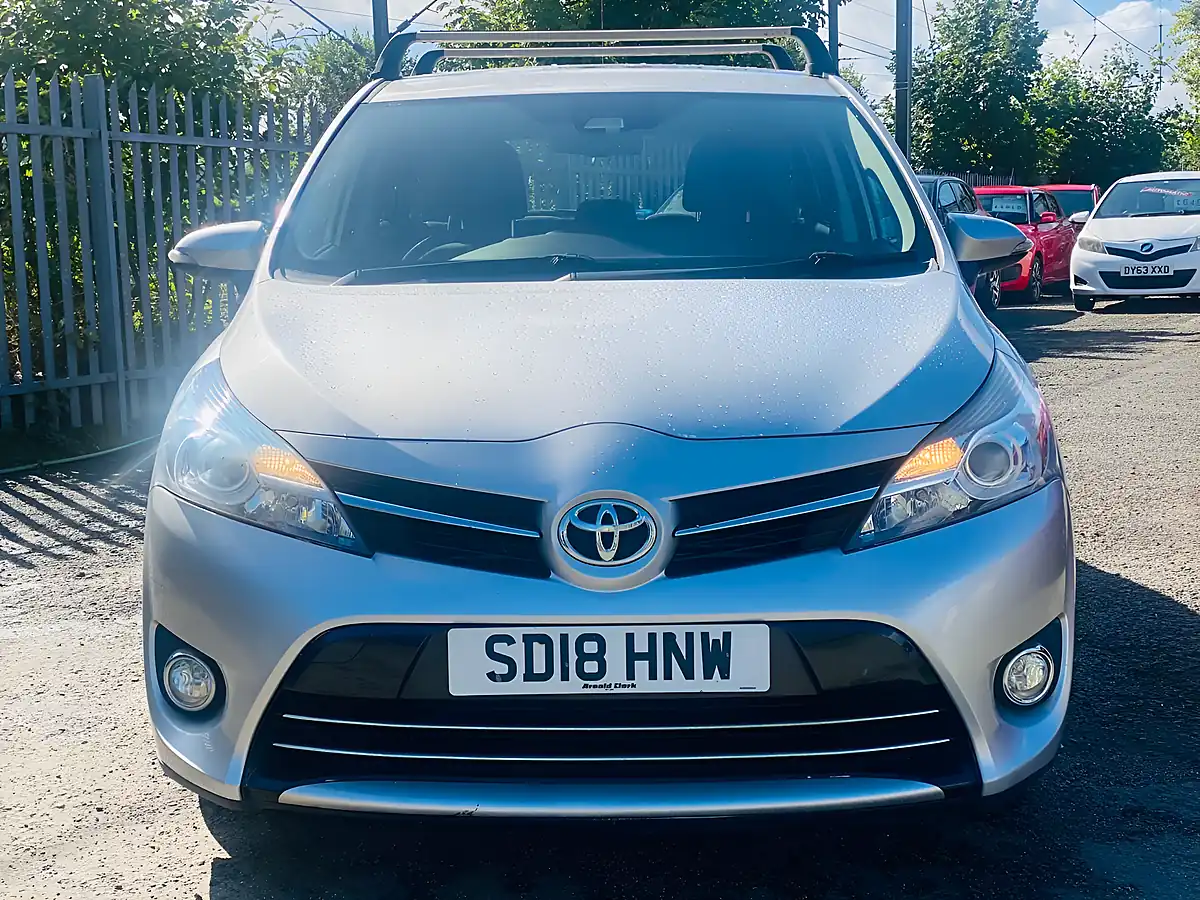 Used 2018 Toyota Verso Icon Silver - Interior and Exterior details 2