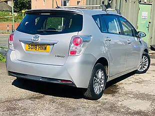 Used 2018 Toyota Verso Icon Silver - Interior and Exterior details 9