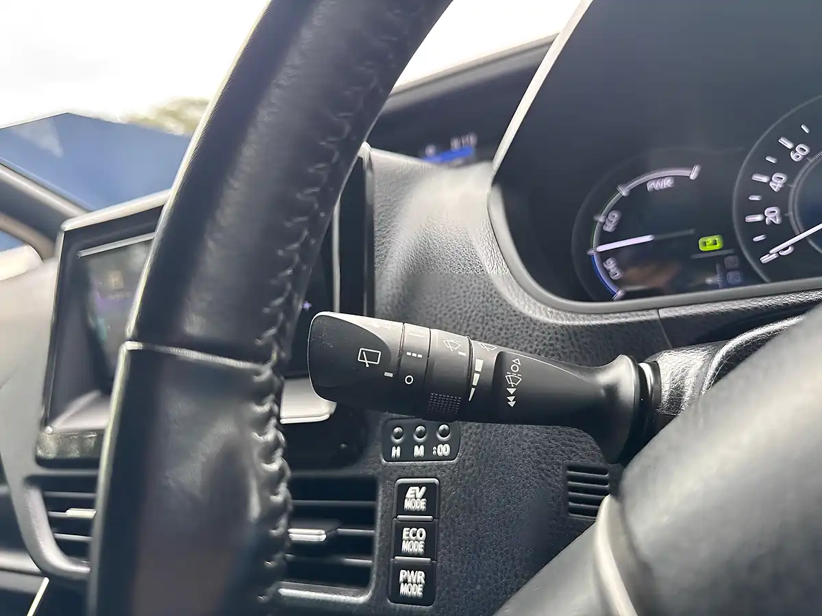 Used 2018 Toyota Voxy MPV Black - Interior and Exterior details 17