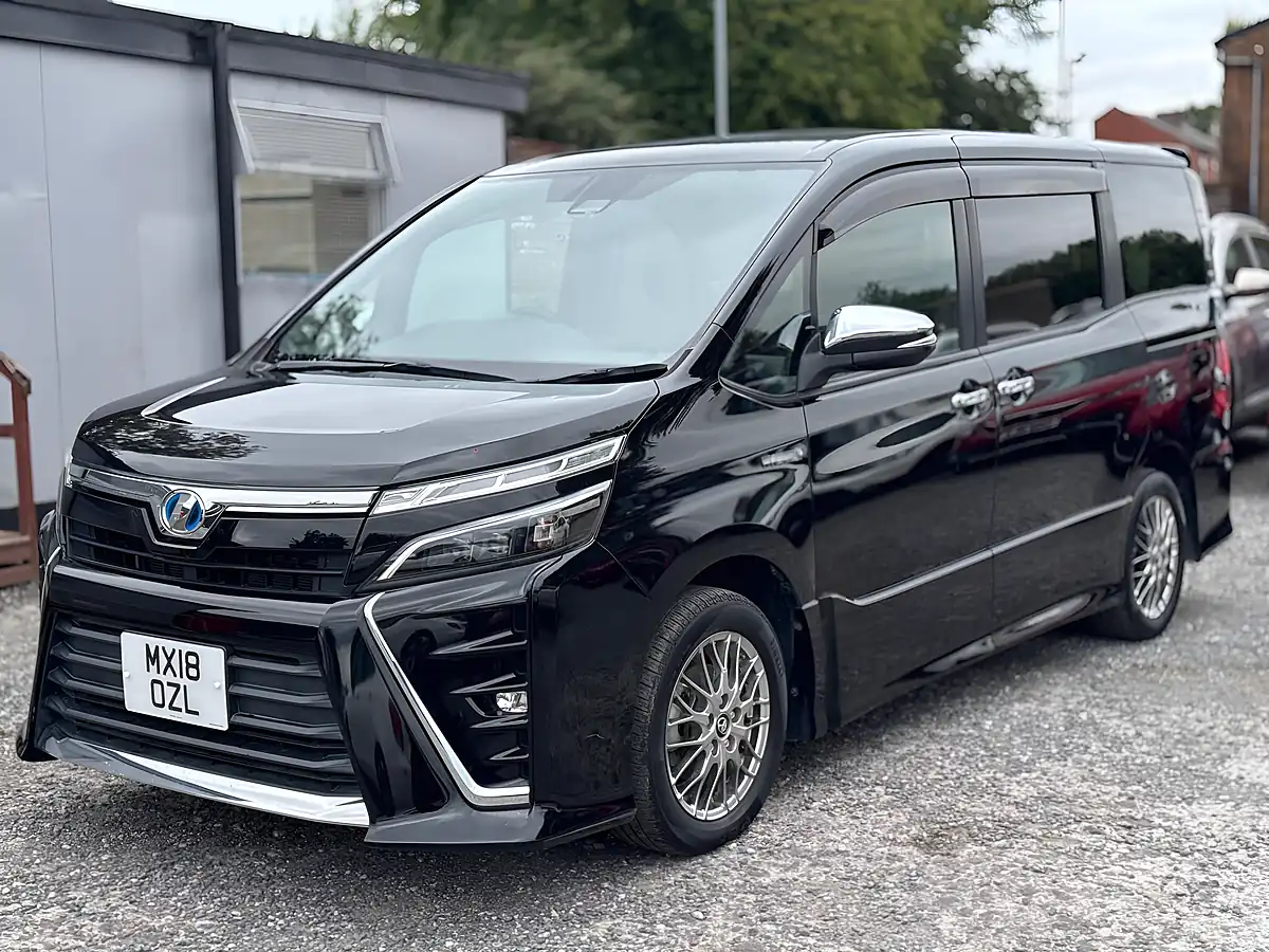 Used 2018 Toyota Voxy MPV Black - Interior and Exterior details 3