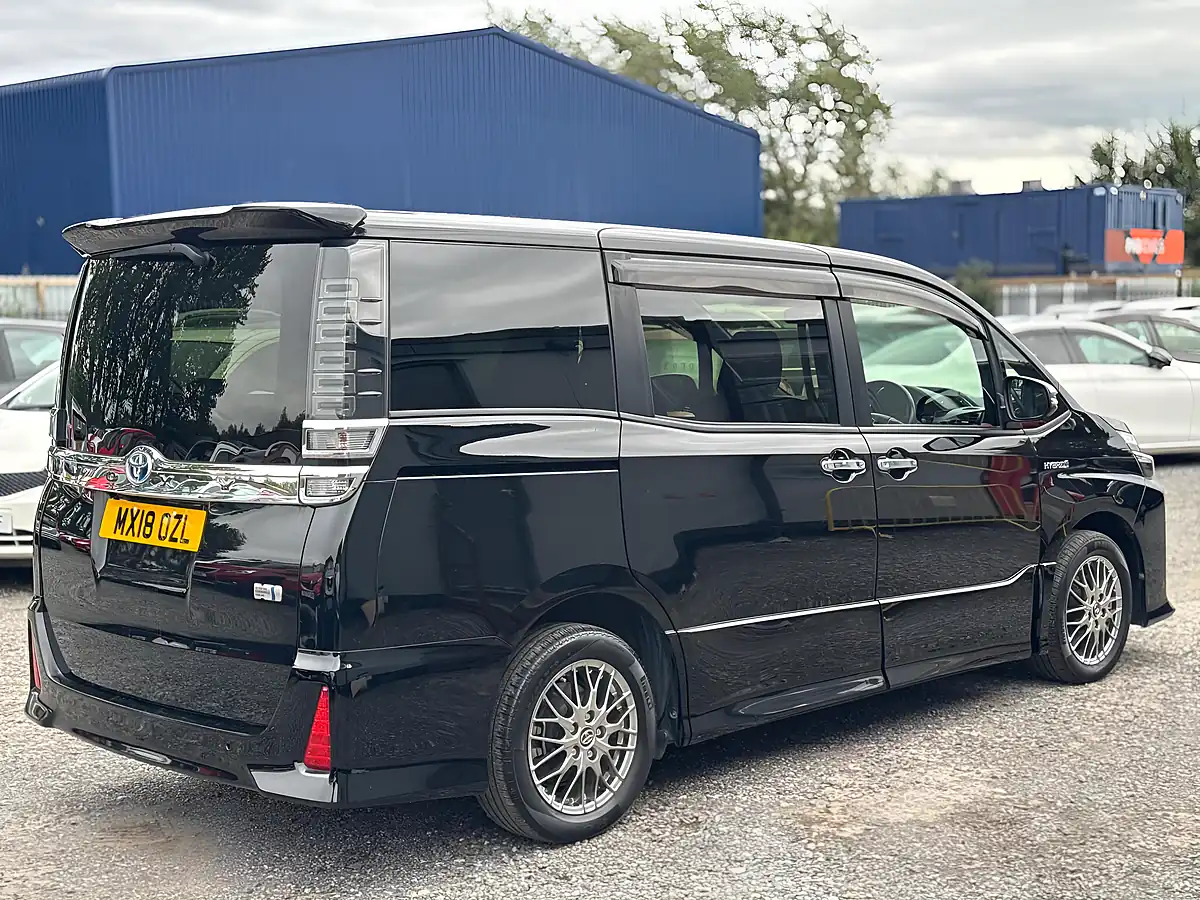 Used 2018 Toyota Voxy MPV Black - Interior and Exterior details 7