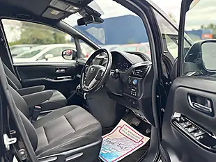Used 2018 Toyota Voxy MPV Black - Interior and Exterior details 9