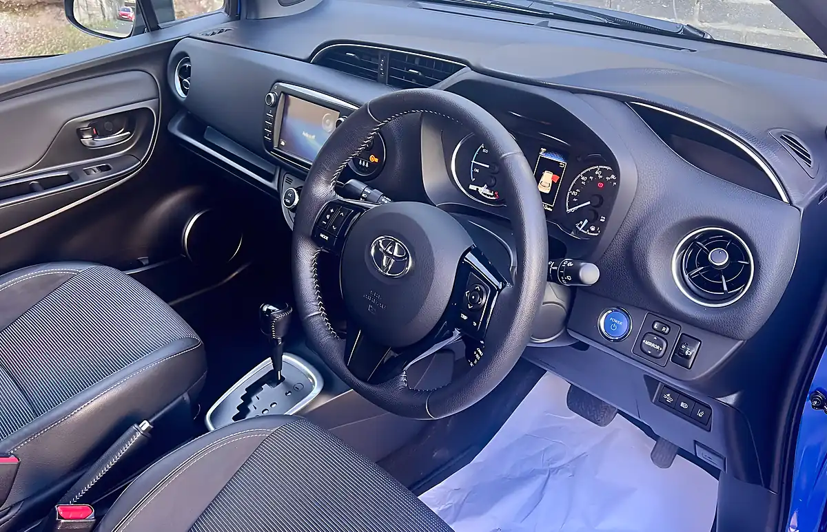 Used 2018 Toyota Yaris Excel Blue - Interior and Exterior details 11