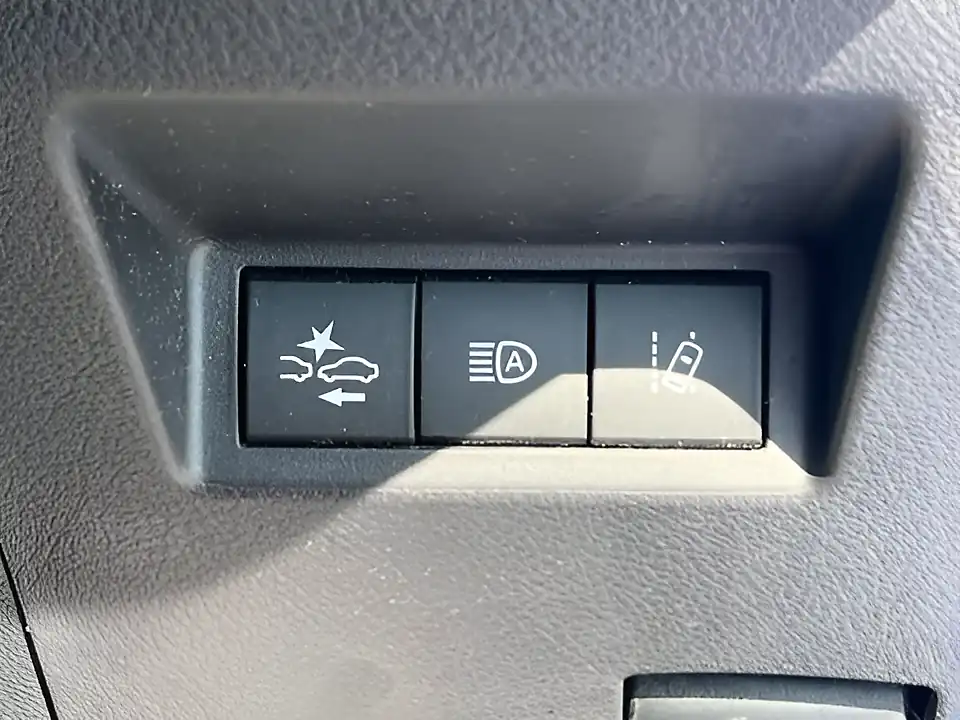 Used 2018 Toyota Yaris Icon Nebula Blue - Interior and Exterior details 11