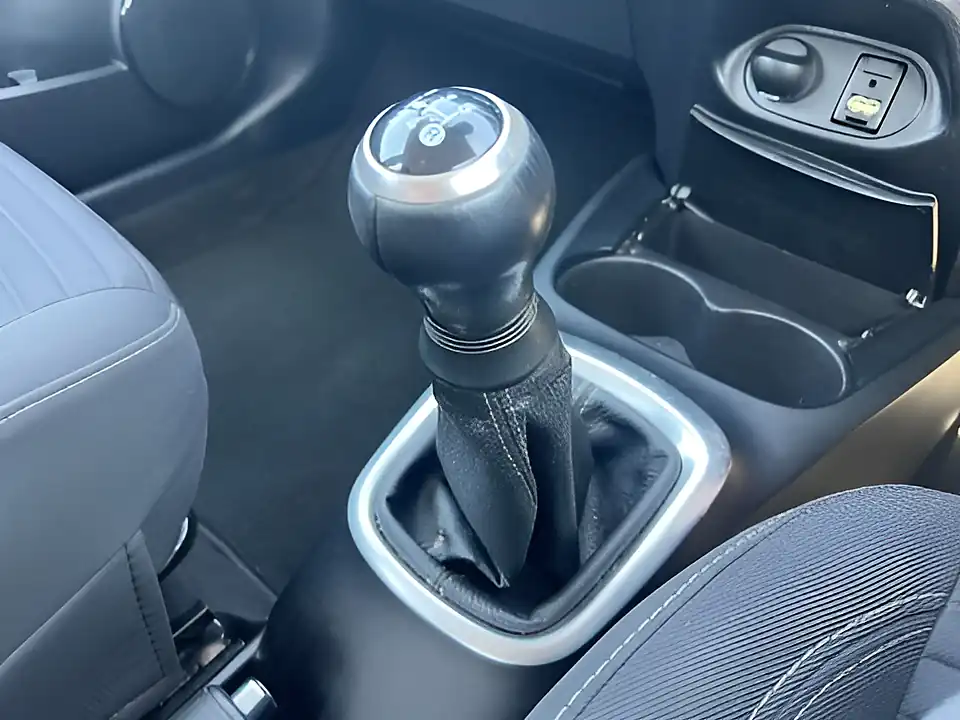 Used 2018 Toyota Yaris Icon Nebula Blue - Interior and Exterior details 9