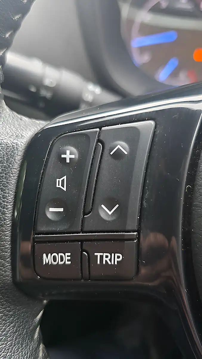 Used 2018 Toyota Yaris Icon Red - Interior and Exterior details 11