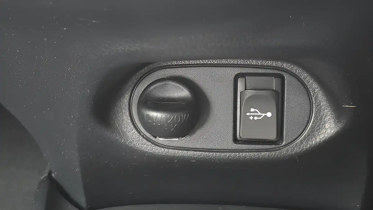 Used 2018 Toyota Yaris Icon Red - Interior and Exterior details 13