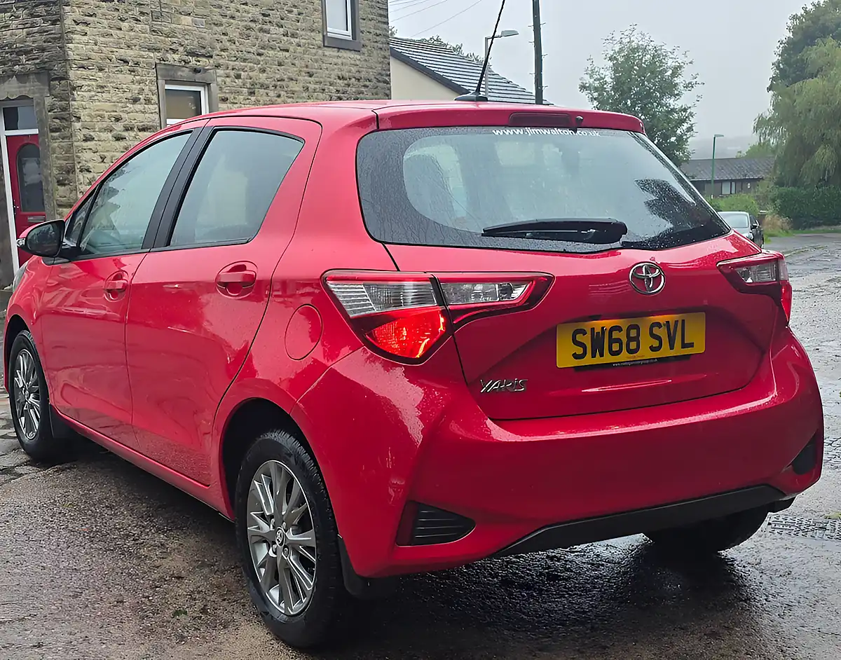 Used 2018 Toyota Yaris Icon Red - Interior and Exterior details 4