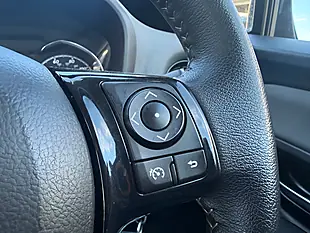 Used 2018 Toyota Yaris Icon Red - Interior and Exterior details 11