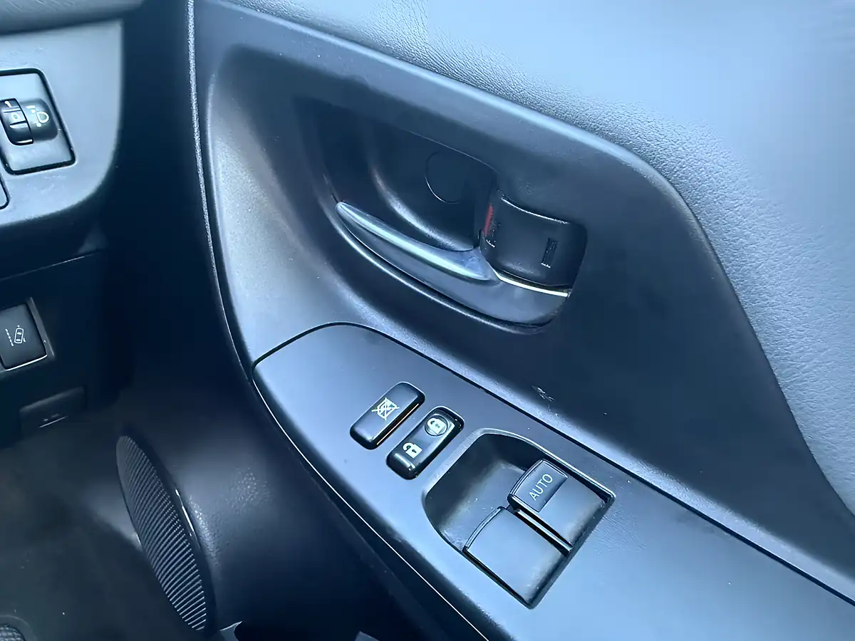 Used 2018 Toyota Yaris Icon Red - Interior and Exterior details 12