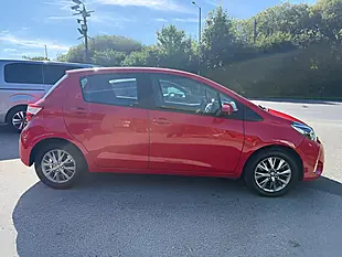 Used 2018 Toyota Yaris Icon Red - Interior and Exterior details 2