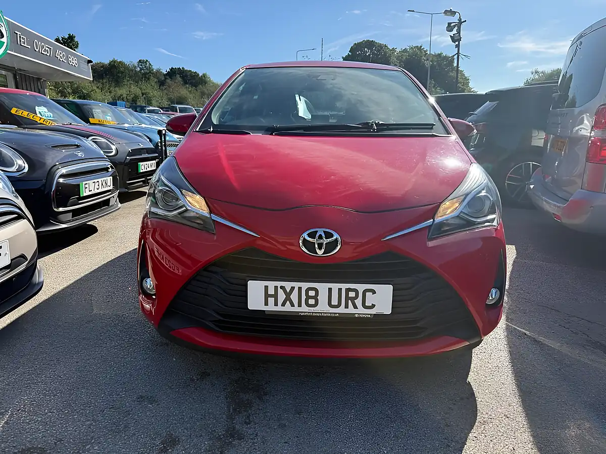 Used 2018 Toyota Yaris Icon Red - Interior and Exterior details 5