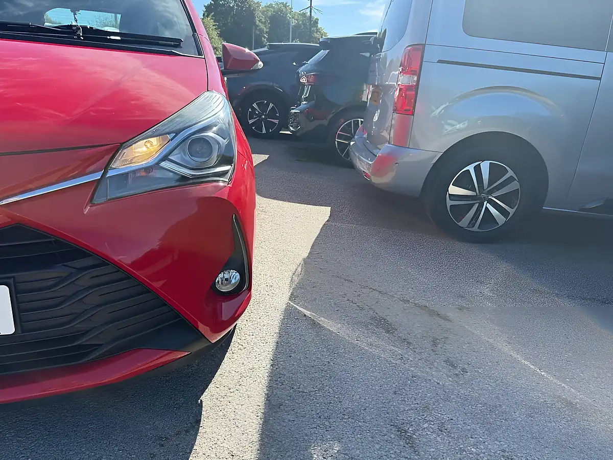 Used 2018 Toyota Yaris Icon Red - Interior and Exterior details 7