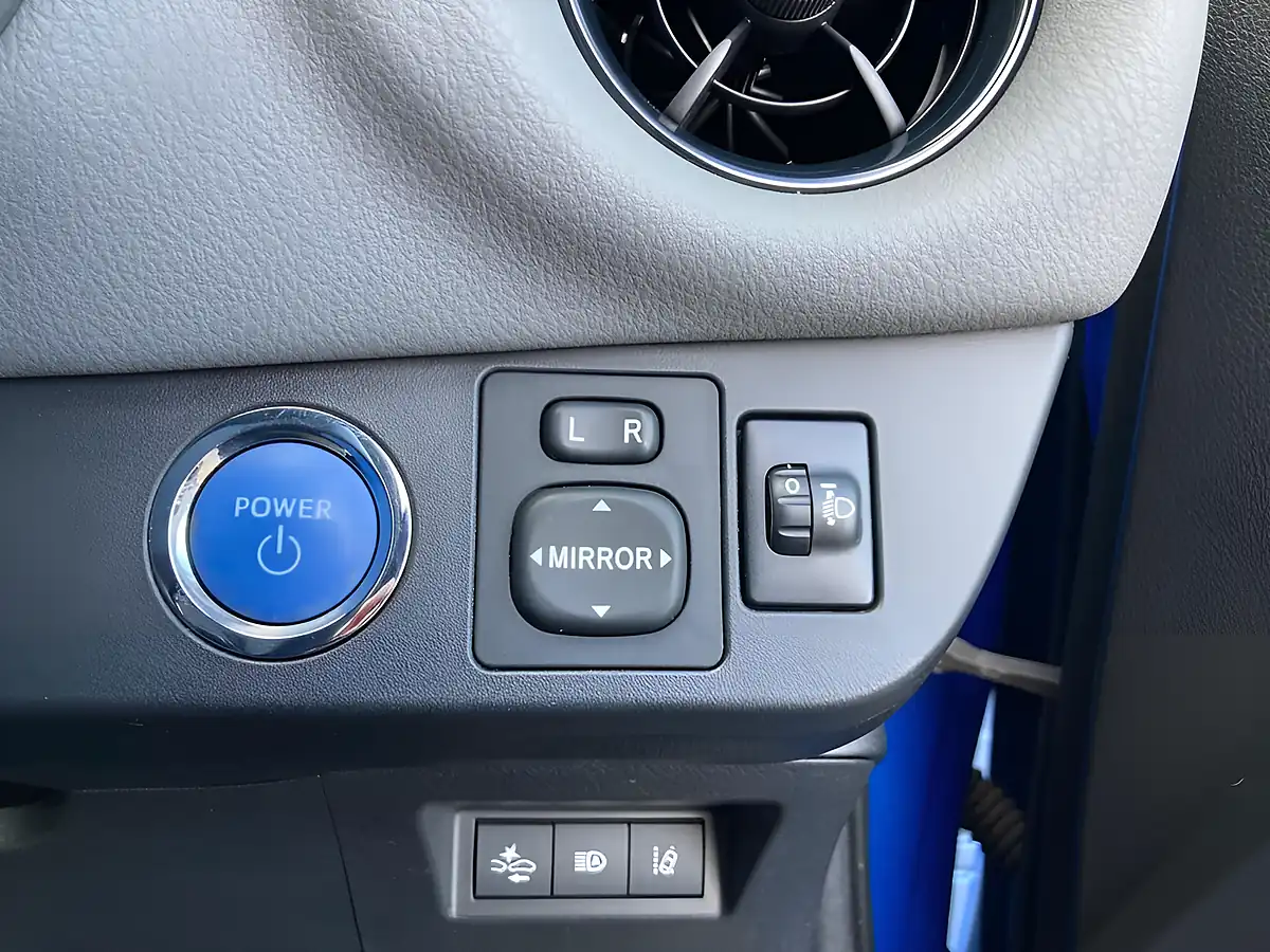 Used 2018 Toyota Yaris Icon Tech Blue - Interior and Exterior details 20