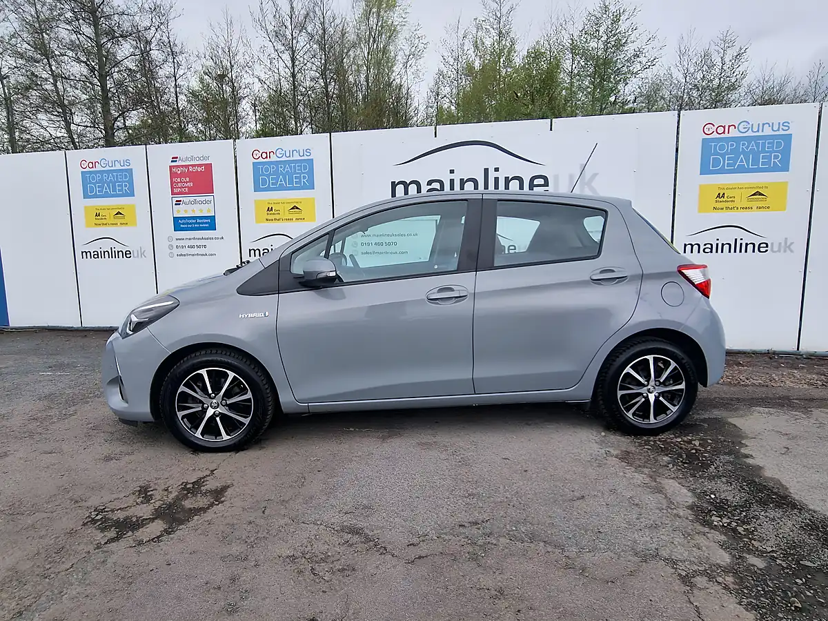 Used 2018 Toyota Yaris Icon Tech Grey - Interior and Exterior details 3