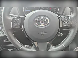 Used 2018 Toyota Yaris Icon Tech Red - Interior and Exterior details 16