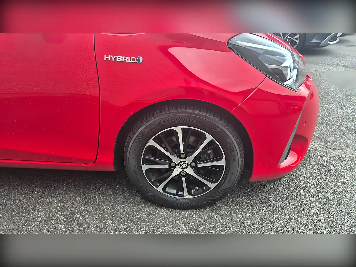 Used 2018 Toyota Yaris Icon Tech Red - Interior and Exterior details 7