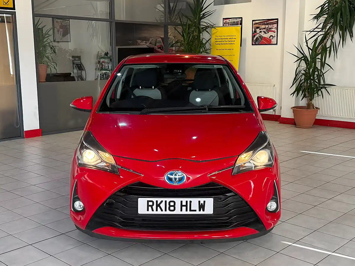 Used 2018 Toyota Yaris Icon Tech Red - Interior and Exterior details 4