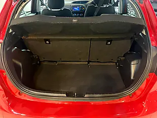 Used 2018 Toyota Yaris Icon Tech Red - Interior and Exterior details 9