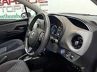 Used 2018 Toyota Yaris Icon Tech Silver - Interior and Exterior details 10