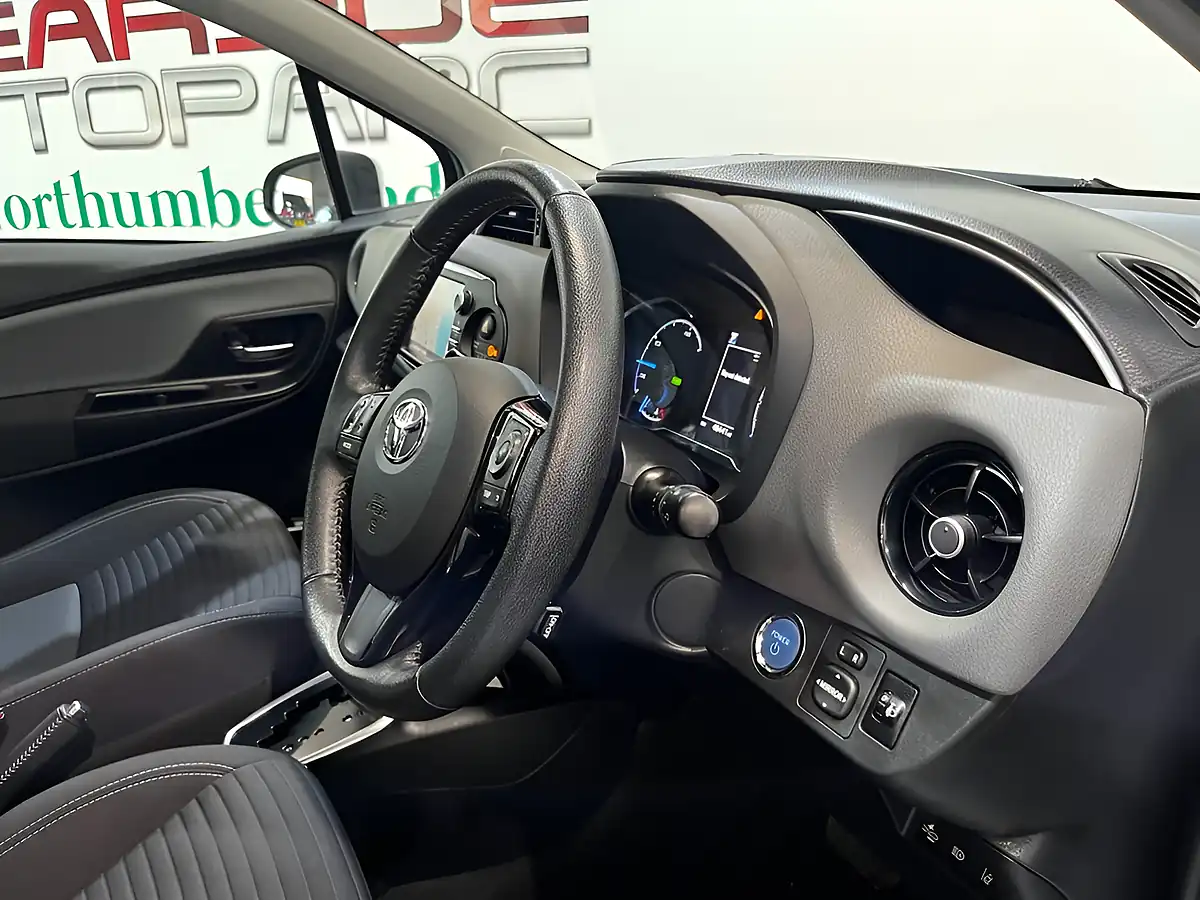 Used 2018 Toyota Yaris Icon Tech Silver - Interior and Exterior details 10