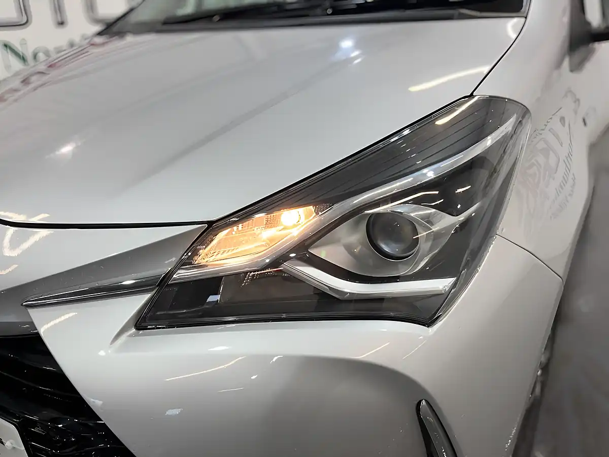 Used 2018 Toyota Yaris Icon Tech Silver - Interior and Exterior details 5