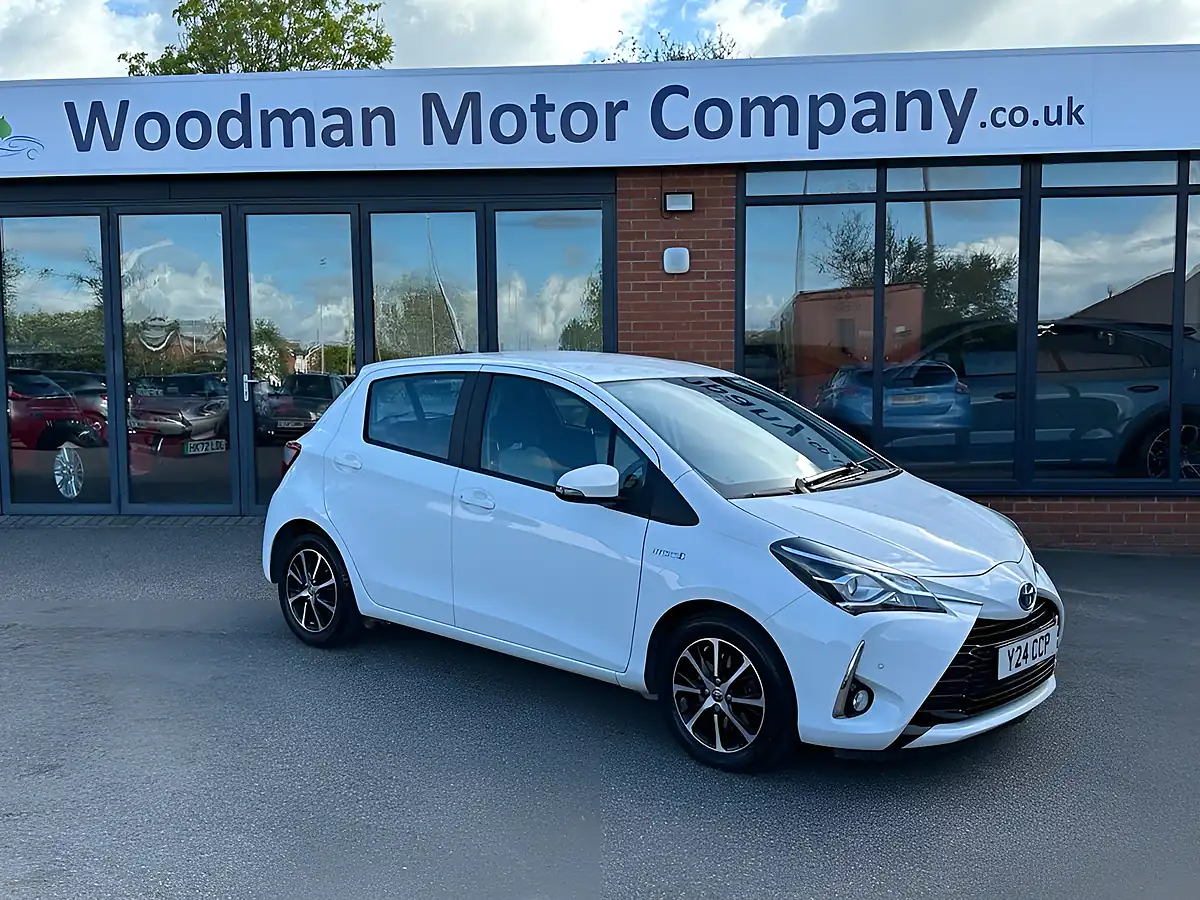 Used 2018 Toyota Yaris Icon Tech White - Front View