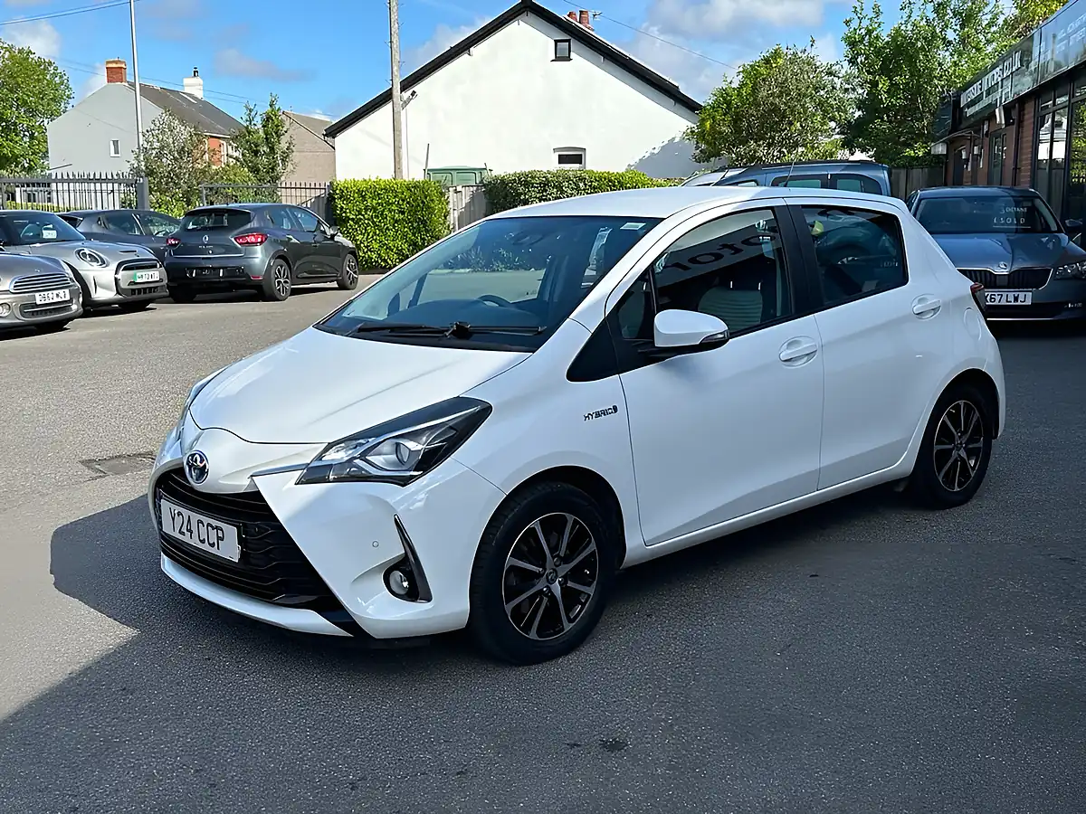 Used 2018 Toyota Yaris Icon Tech White - Interior and Exterior details 3
