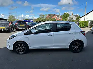 Used 2018 Toyota Yaris Icon Tech White - Interior and Exterior details 4