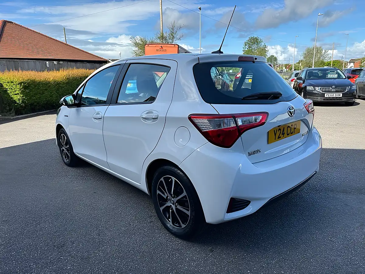 Used 2018 Toyota Yaris Icon Tech White - Interior and Exterior details 5