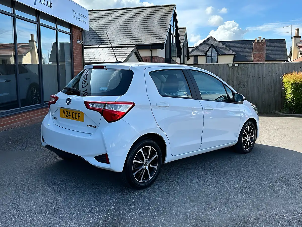 Used 2018 Toyota Yaris Icon Tech White - Interior and Exterior details 7