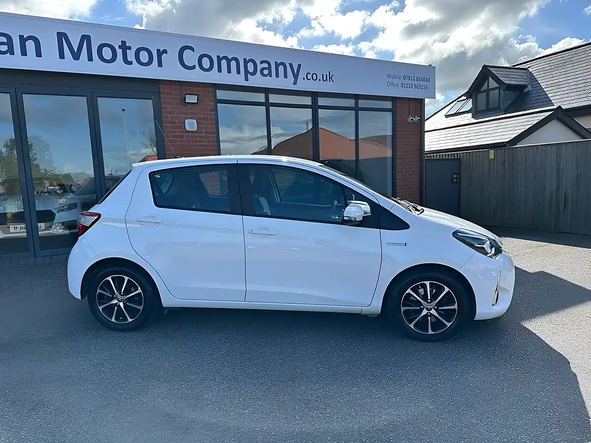 Used 2018 Toyota Yaris Icon Tech White - Interior and Exterior details 8