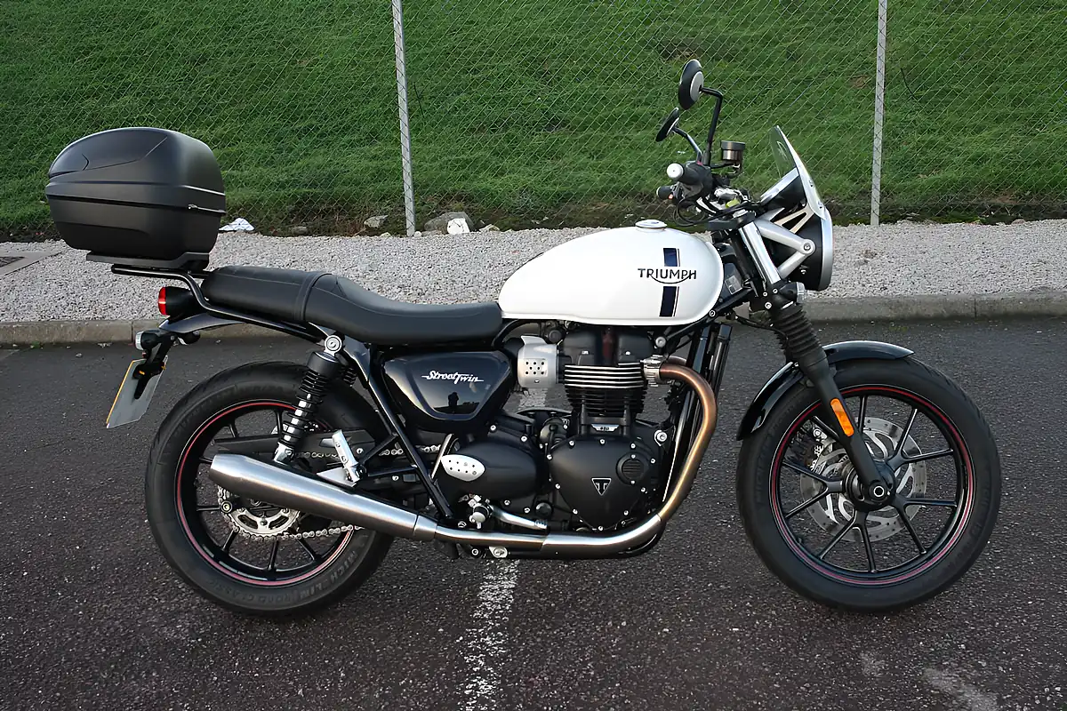 Used 2018 Triumph Bonneville Street Twin White - Front View