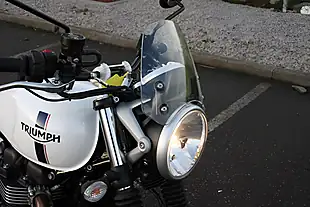 Used 2018 Triumph Bonneville Street Twin White - Interior and Exterior details 14