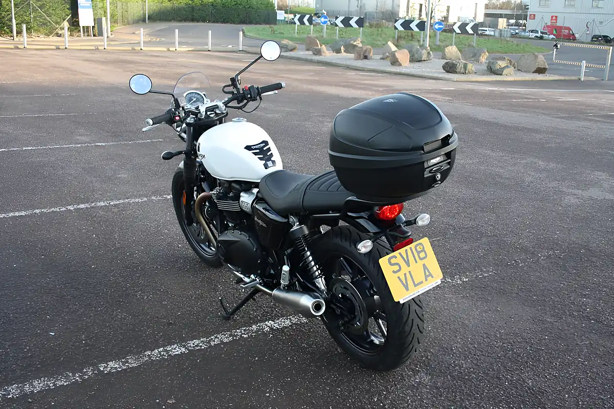 Used 2018 Triumph Bonneville Street Twin White - Interior and Exterior details 7
