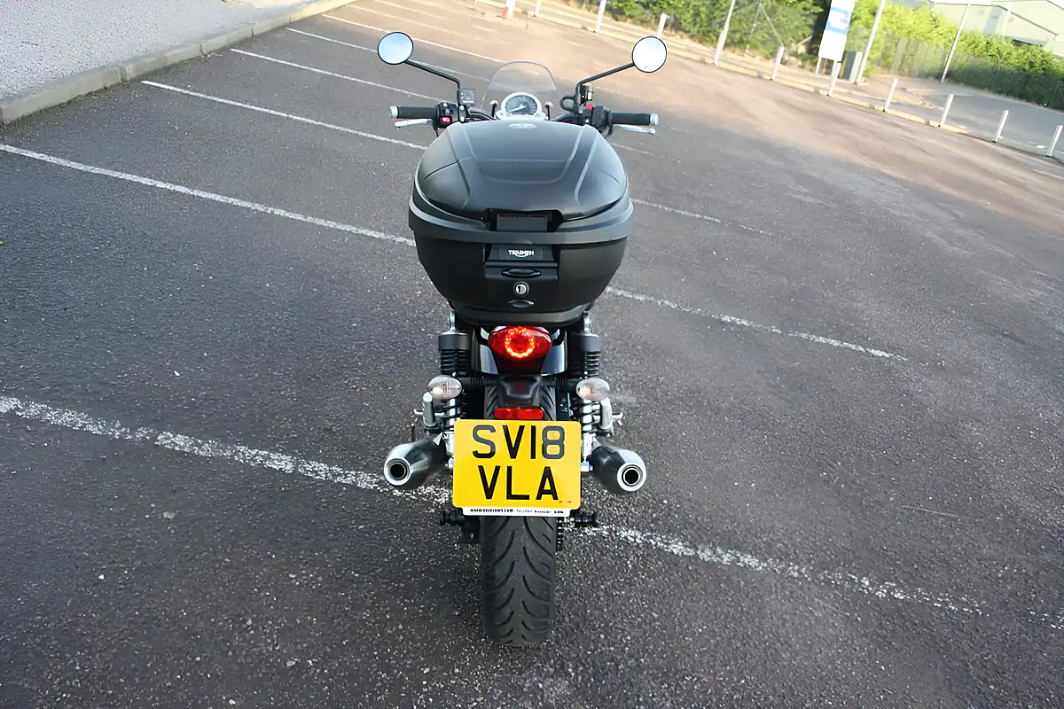 Used 2018 Triumph Bonneville Street Twin White - Interior and Exterior details 8