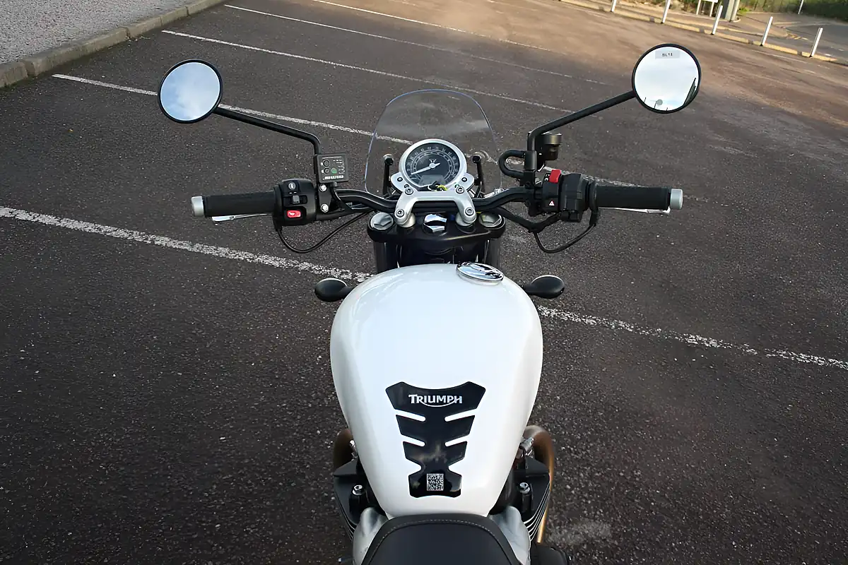 Used 2018 Triumph Bonneville Street Twin White - Interior and Exterior details 9