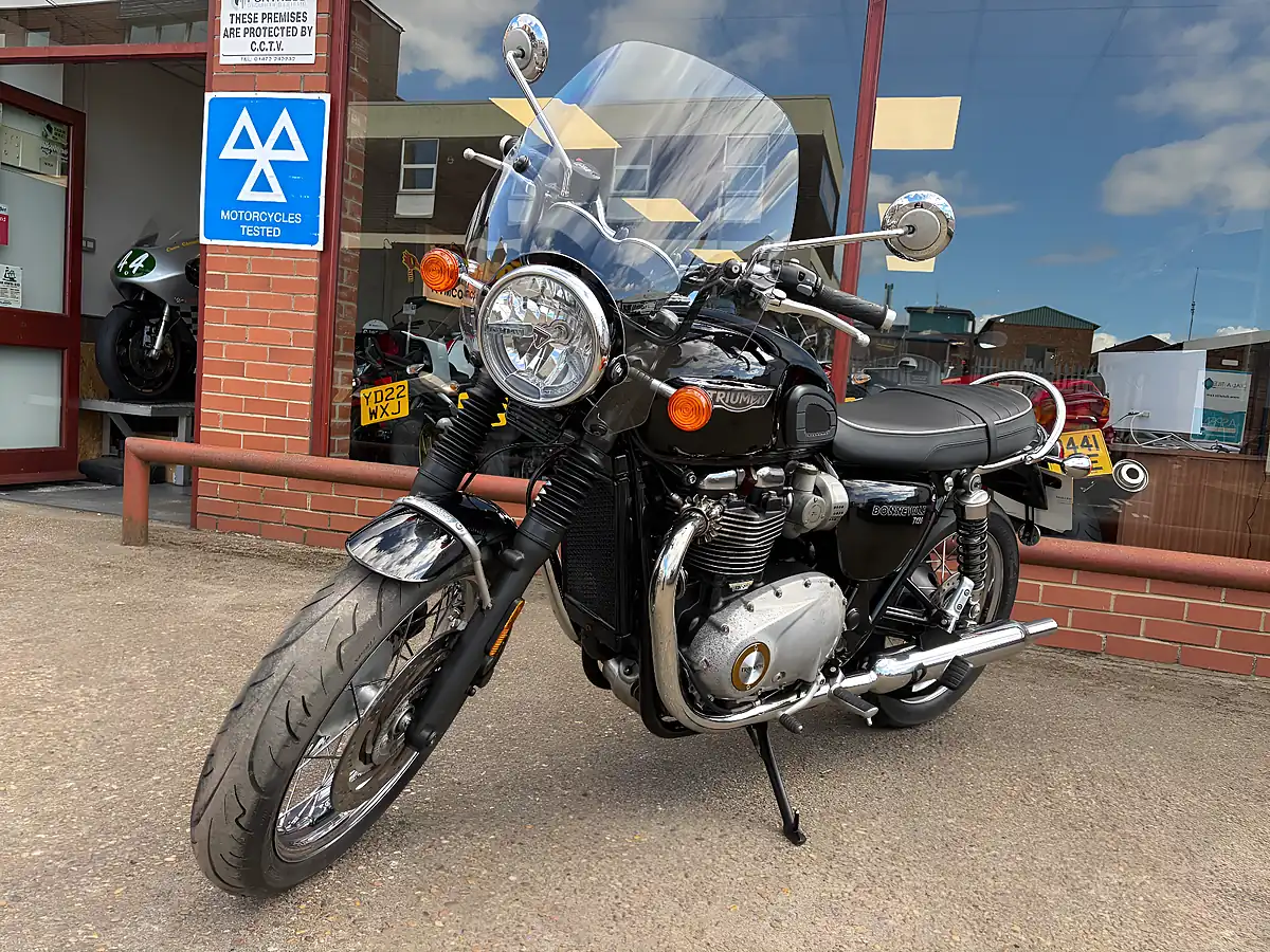 Used 2018 Triumph Bonneville T120 - Interior and Exterior details 11