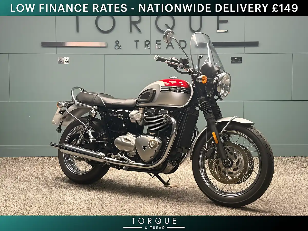 Used 2018 Triumph Bonneville T120 Roadster/Retro Red - Front View