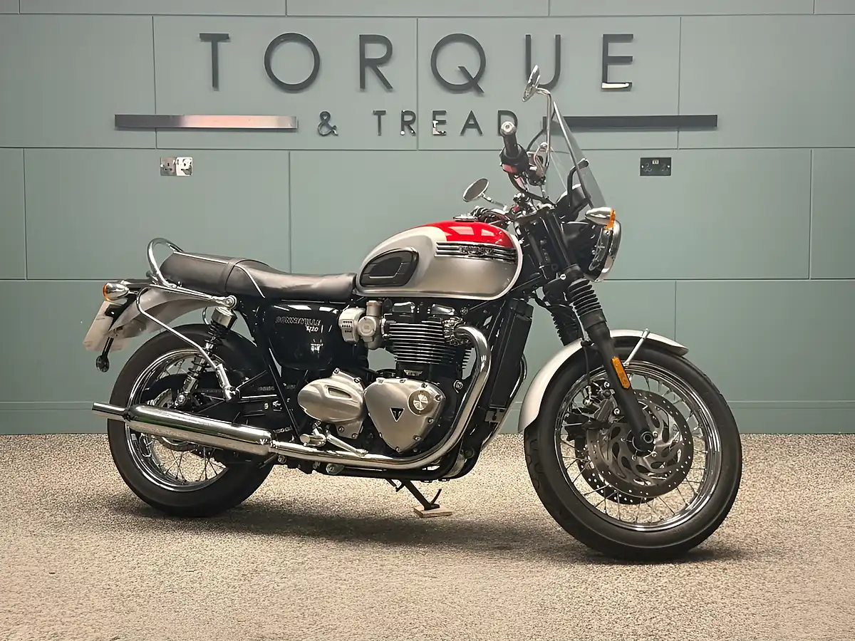 Used 2018 Triumph Bonneville T120 Roadster/Retro Red - Interior and Exterior details 10