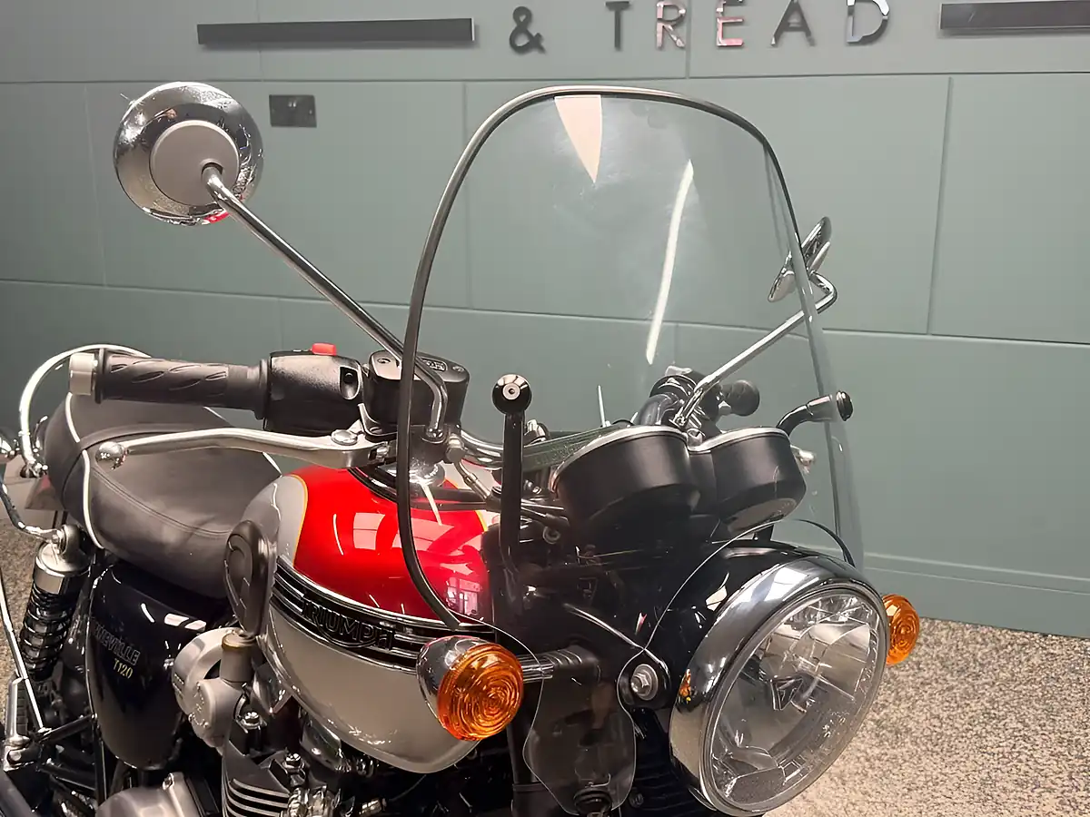 Used 2018 Triumph Bonneville T120 Roadster/Retro Red - Interior and Exterior details 11