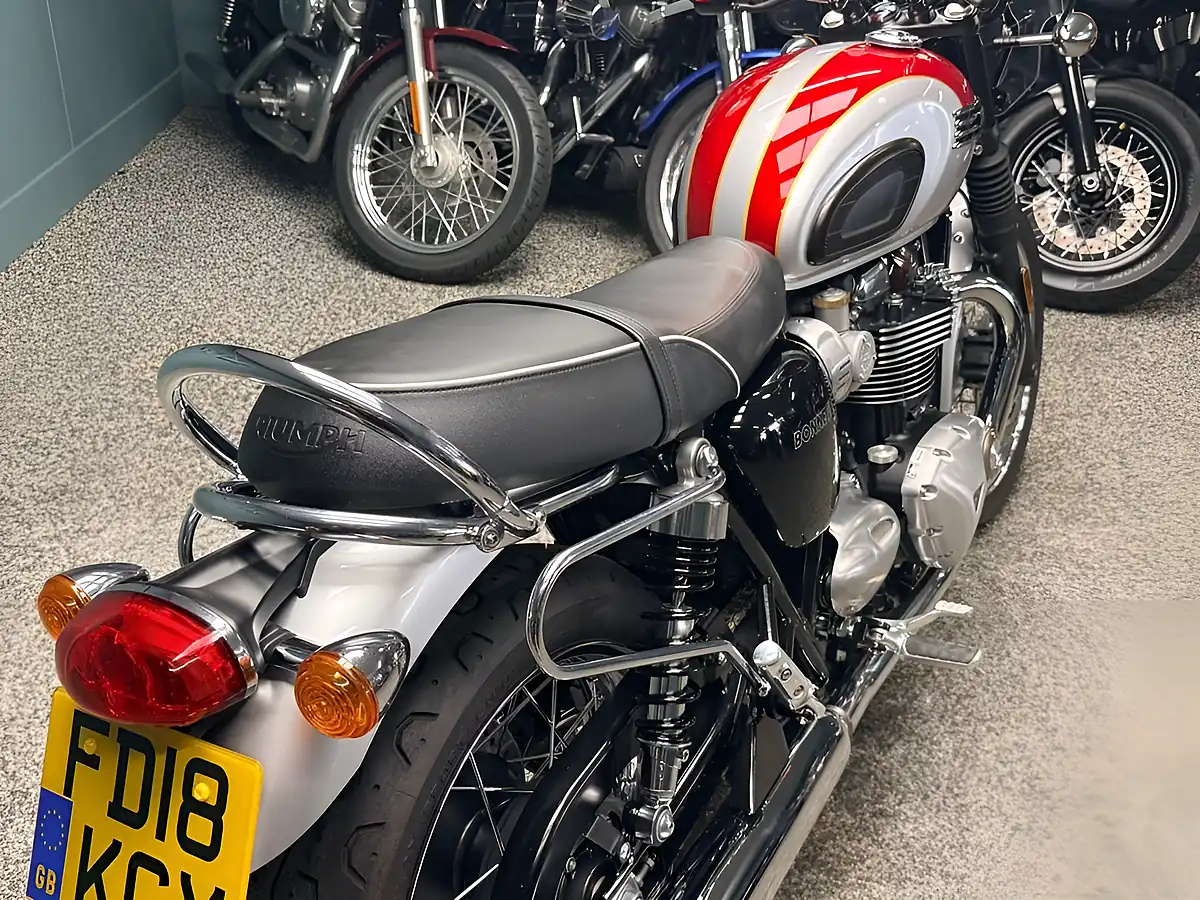 Used 2018 Triumph Bonneville T120 Roadster/Retro Red - Interior and Exterior details 14