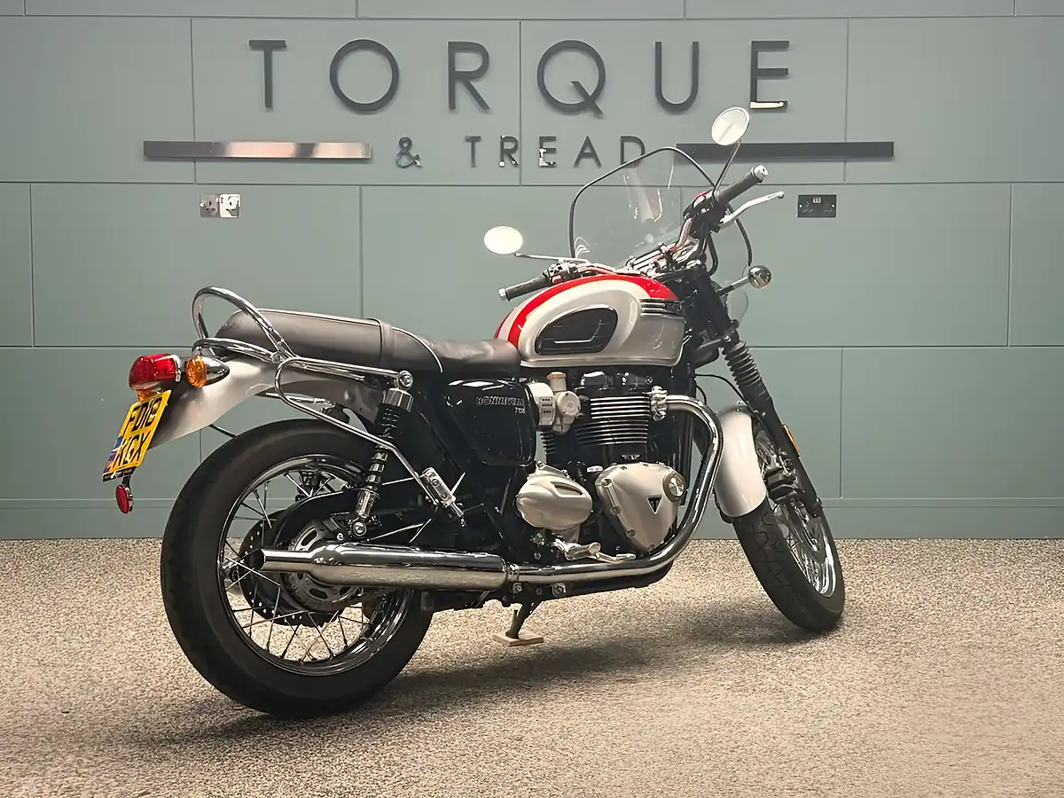 Used 2018 Triumph Bonneville T120 Roadster/Retro Red - Interior and Exterior details 3