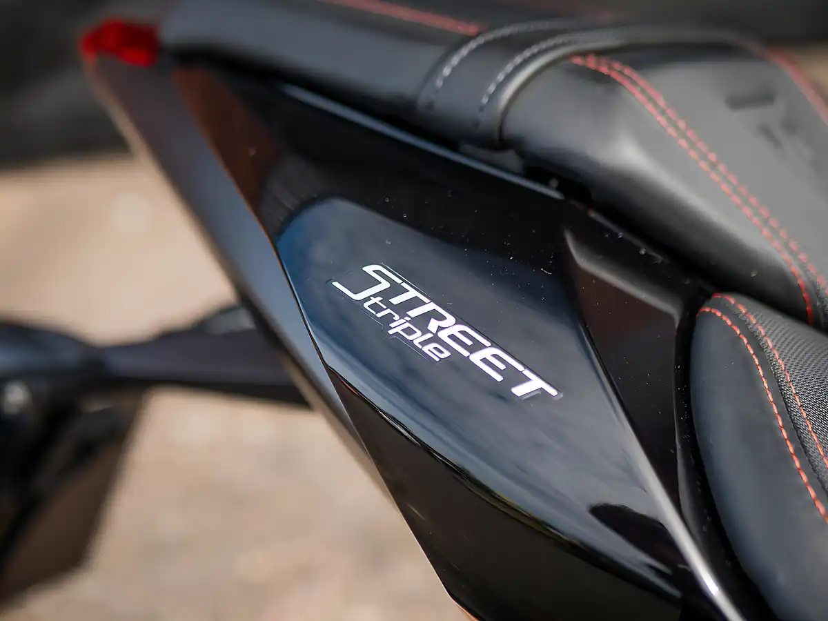 Used 2018 Triumph Street Triple R Jet Black - Interior and Exterior details 11