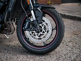 Used 2018 Triumph Street Triple R Jet Black - Interior and Exterior details 3