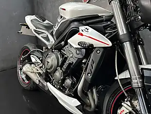 Used 2018 Triumph Street Triple RS White - Interior and Exterior details 16