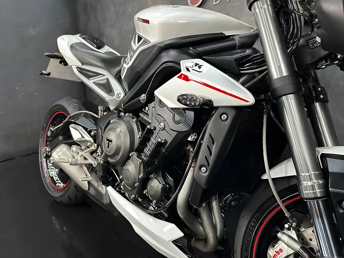 Used 2018 Triumph Street Triple RS White - Interior and Exterior details 16