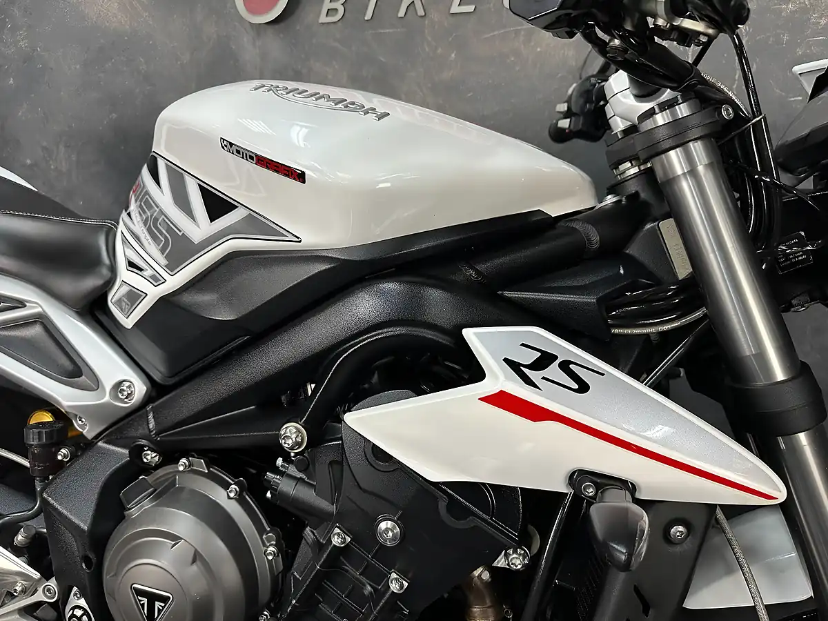 Used 2018 Triumph Street Triple RS White - Interior and Exterior details 17