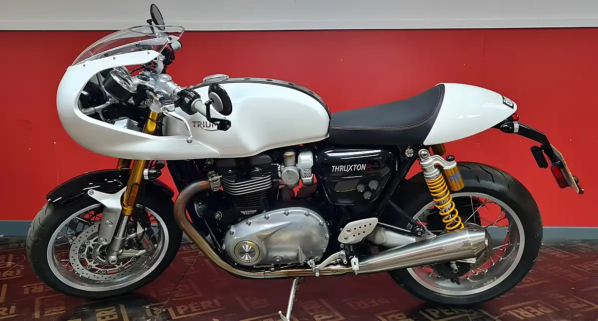 Used 2018 Triumph Thruxton 1200 R White - Interior and Exterior details 12
