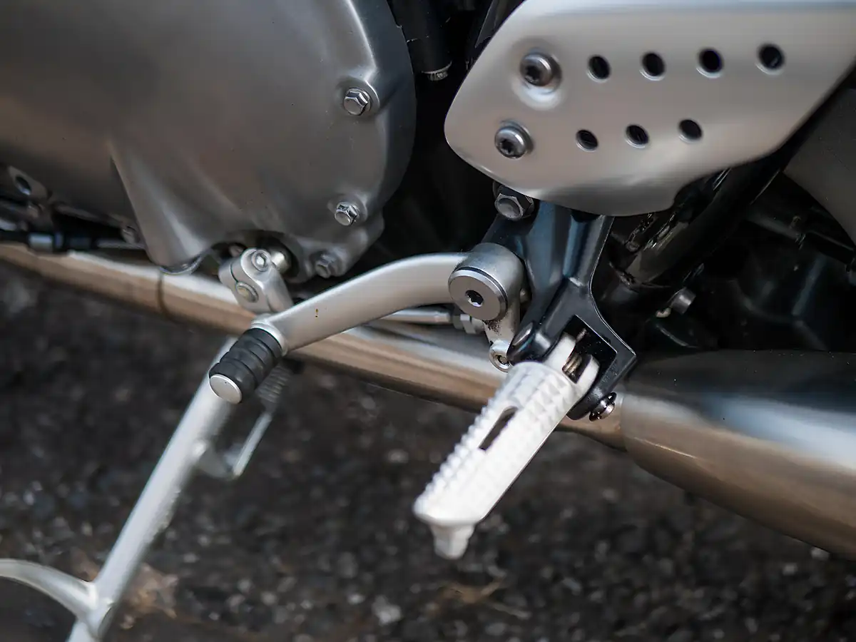 Used 2018 Triumph Thruxton R Crystal White - Interior and Exterior details 15